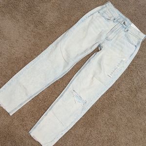 American eagle mom jean size 2 NWT